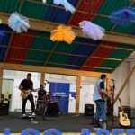 banda de música sobre o palco